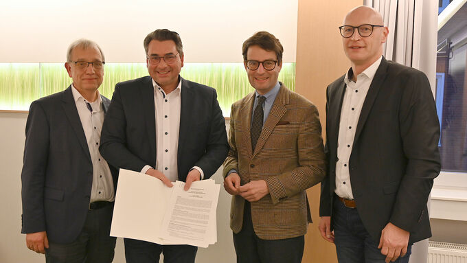v.l. Uwe Eisenberg, Bürgermeister Dr. Alexander Berger, Regierungspräsident Andreas Bothe und Martin Wellnitz.